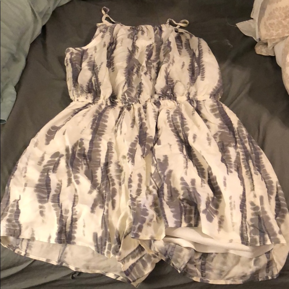 Rue 21 Gray and white romper
